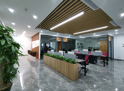 廣佛辦公室裝修設(shè)計(jì)中天花吊頂?shù)淖龇ㄓ心男?></div>
                                    <h3 class=